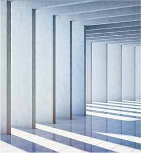 Ein Foto einer Balkenkonstruktion, die abwechselnde Schattenlinien gestaltet. Ein gestreiftes Abbild wird sichtbar.